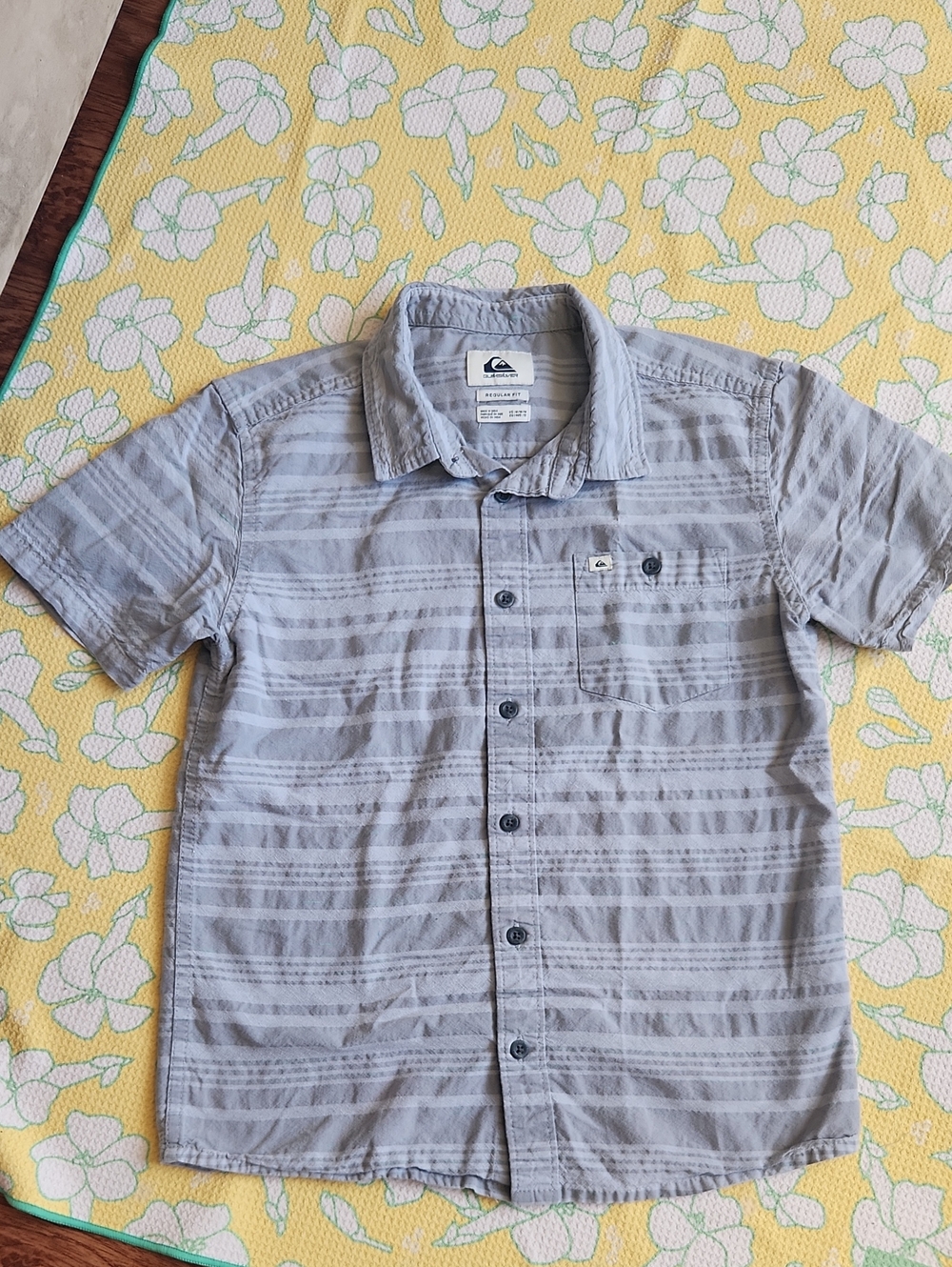 Quiksilver Boys Light Gray Striped Short-Sleeve Button-Down Shirt